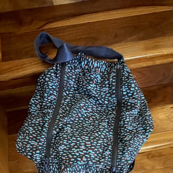 Tory Burch Gym Bag - Picture 4 of 10